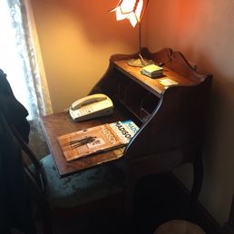 Hotel Ruby Marie - Cute secretary desk! - Hotels Near Me - Madison, Wisconsin