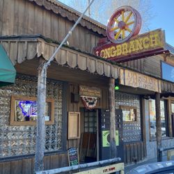 Longbranch Saloon/20 Below - Exterior