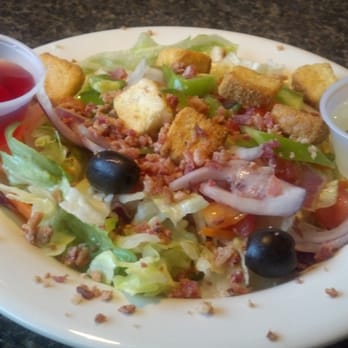 Pizza Hut - The salad is always so fresh and crisp - Pizza Near Me - Rosedale, Maryland