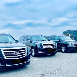 Hamptons Limousine - Long Island Wine Tours , Trips to and from NYC , Airport Car Service , Hourly local service , Limo rental .