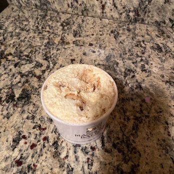 Magnolia Bakery - Magnolia Classic Banana Pudding Medium to go - Bakeries Near Me - New York, New York Magnolia Bakery - Magnolia Classic Banana Pudding Medium to go - Bakeries Near Me - New York, New York