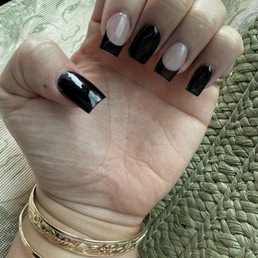 Black and black French tip. Black and black French tip.