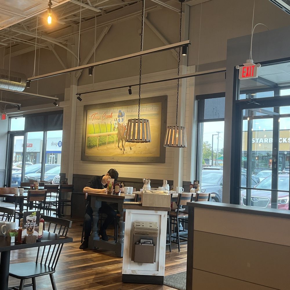 First Watch - Interior - Breakfast & Brunch Near Me - Louisville, Kentucky