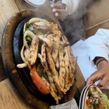 La Cocina Bar and Grill - Chicken fajitas - Mexican Near Me - Temecula, California La Cocina Bar and Grill - Chicken fajitas - Mexican Near Me - Temecula, California