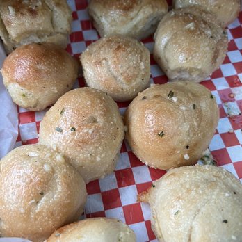 Luca's Pizzeria - Garlic knots - Pizza Near Me - Murfreesboro, Tennessee