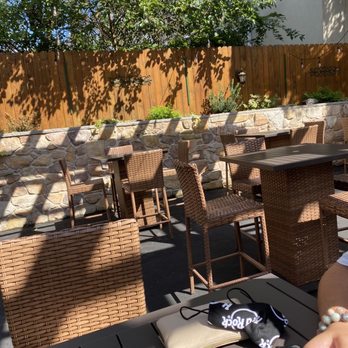 The Great American Pub - Outdoor seating - American Near Me - Phoenixville, Pennsylvania