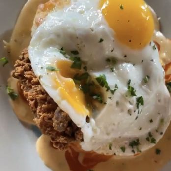 Craft Urban - Biscuits & Gravy with fried chicken - New American Near Me - Geneva, Illinois Craft Urban - Biscuits & Gravy with fried chicken - New American Near Me - Geneva, Illinois