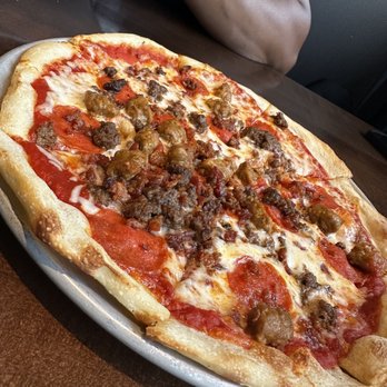 Yard House - The Carnivore Pizza - New American Near Me - Lombard, Illinois