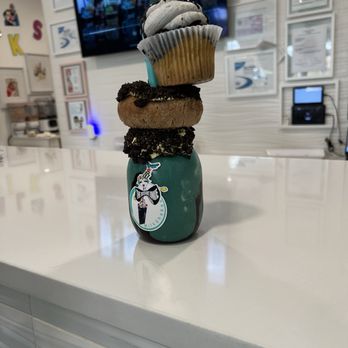 The Dessert Junkie - Cookie Monster Milkshake - Cupcakes Near Me - Bowie, Maryland The Dessert Junkie - Cookie Monster Milkshake - Cupcakes Near Me - Bowie, Maryland