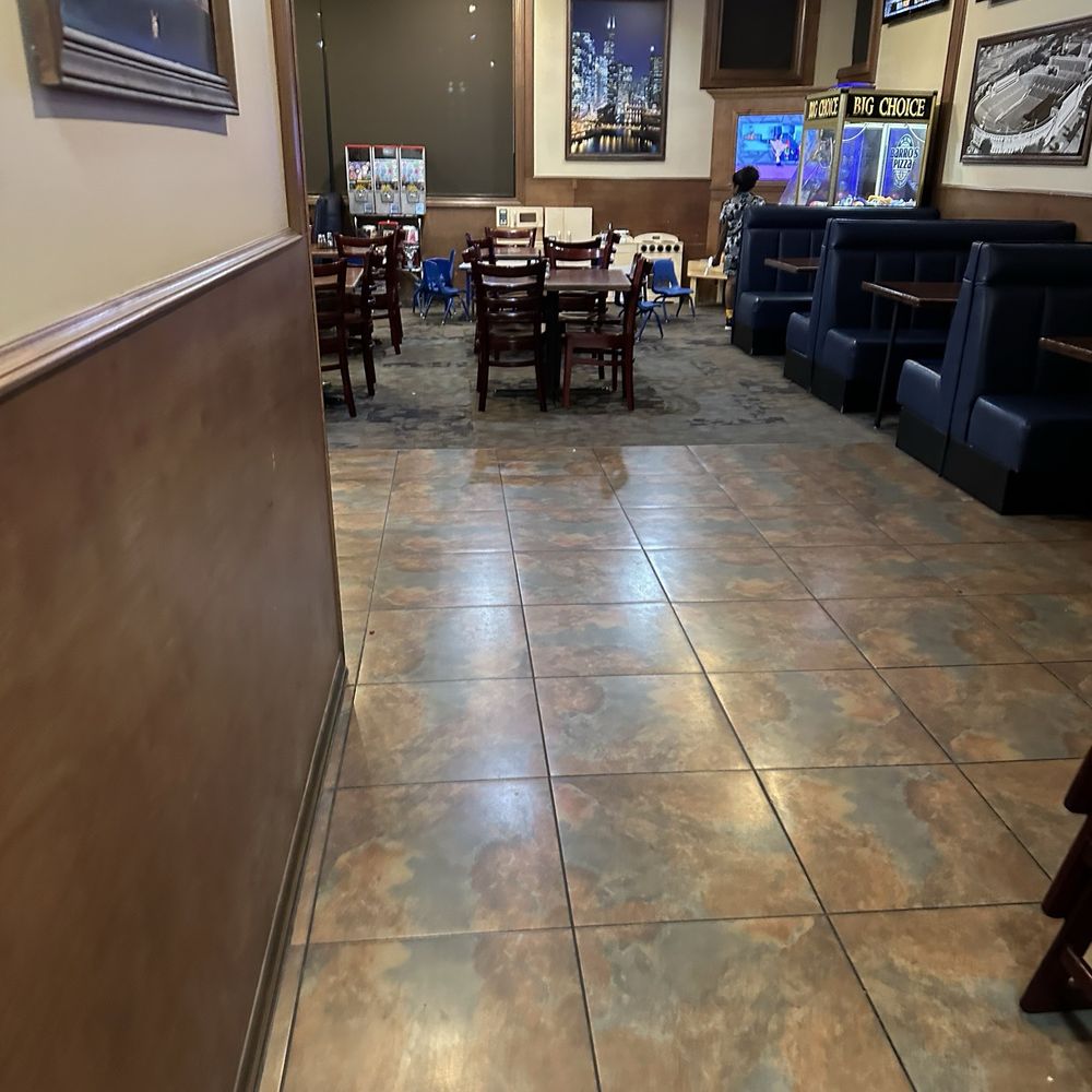 Barro's Pizza - Part of dining area with games for kids. - Pizza Near Me - San Tan Valley, Arizona