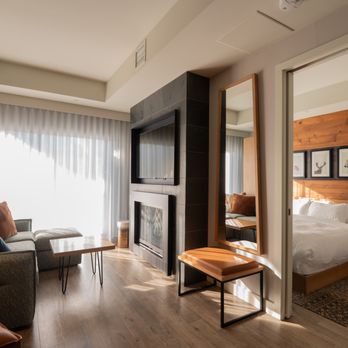 Espace 4 Saisons - Suite Urbaine de l'Espace 4 saisons, espace salon et chambre fermée - Hotels Near Me - Orford, Quebec Espace 4 Saisons - Suite Urbaine de l'Espace 4 saisons, espace salon et chambre fermée - Hotels Near Me - Orford, Quebec