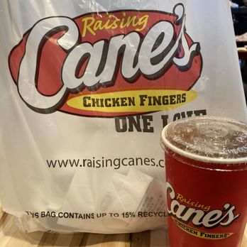 Raising Cane's Chicken Fingers - Sweet tea - okay - Fast Food Near Me - Brooklyn, New York