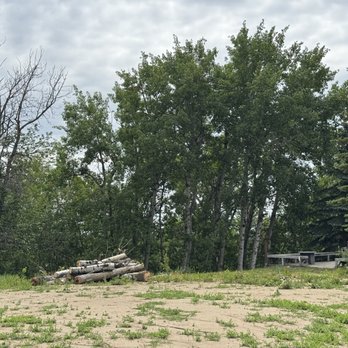 Glacier Greens Par 3 Golf Course - Golf Near Me - Parkland County, Alberta