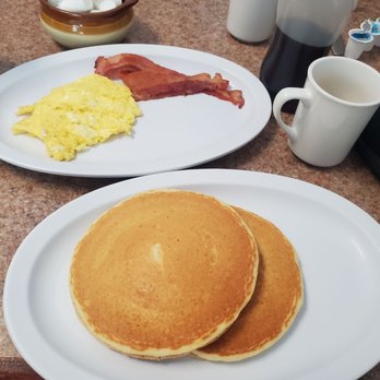 Toasted Cafe - #7 combo - two pancakes, eggs, two bacon - New American Near Me - Margate, Florida