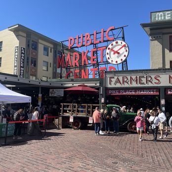 Ben Paris - Super close to Pike Place Market - New American Near Me - Seattle, Washington