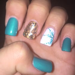 Lyna Nails - A beautiful nail doing! (my picture) short wait too!