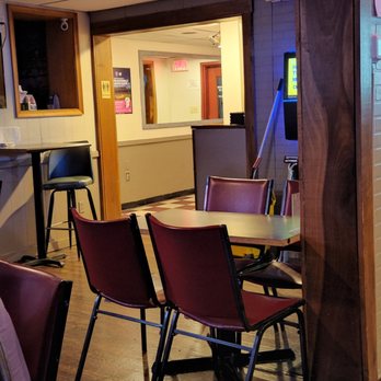Funkstown Tavern - Dinning room off the bar - Pubs Near Me - Funkstown, Maryland