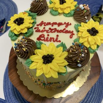 Catalina's Bake Shop - Bakeries Near Me - Huntington, New York
