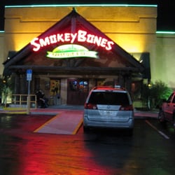 Smokey Bones Melbourne - Entrance