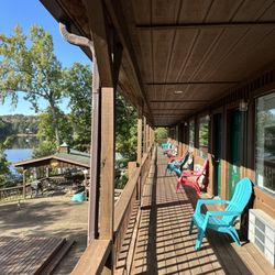 Shady Cliff Resort