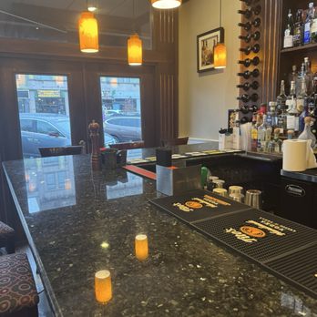 Fiore II Restaurant - Bar area - Italian Near Me - Middletown, Connecticut Fiore II Restaurant - Bar area - Italian Near Me - Middletown, Connecticut