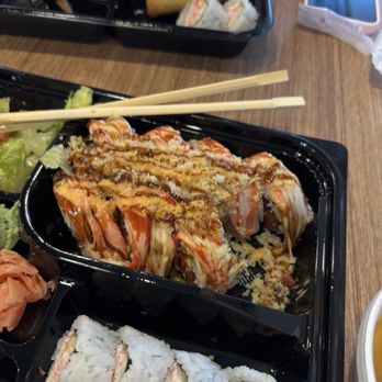 Sushi Poki - Carmen roll combo sooo yummy and filling - Poke Near Me - Irving, Texas Sushi Poki - Carmen roll combo sooo yummy and filling - Poke Near Me - Irving, Texas