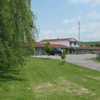 Sleepy Hollow Motel - Room front parking and ground level access provides easy no stress convenience. - Hotels Near Me - Auburn, New York Sleepy Hollow Motel - Room front parking and ground level access provides easy no stress convenience. - Hotels Near Me - Auburn, New York