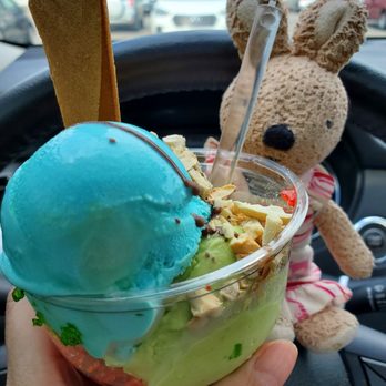 Lingan Cream House - a hand holding a cup of ice cream - Ice Cream & Frozen Yogurt Near Me - Toronto, Ontario