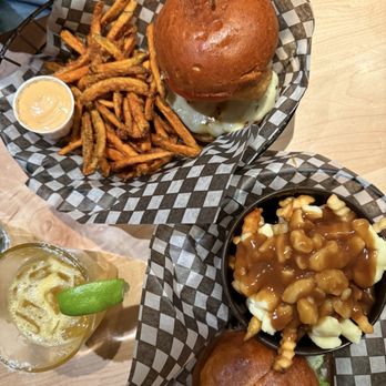 Eddie Burger + Bar - Rock mountain and stampeder - Burgers Near Me - Banff, Alberta