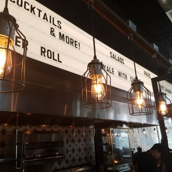 Le Chick - Inside - Cocktail Bars Near Me - Miami, Florida