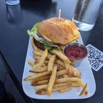 Oscar's Brewing Company - Kids cheese burger - Breweries Near Me - Temecula, California Oscar's Brewing Company - Kids cheese burger - Breweries Near Me - Temecula, California