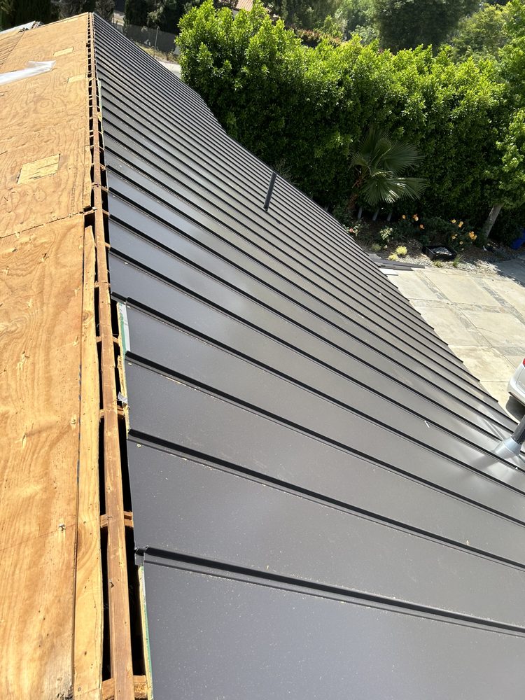 Slide of Geo' Metal And Gutters