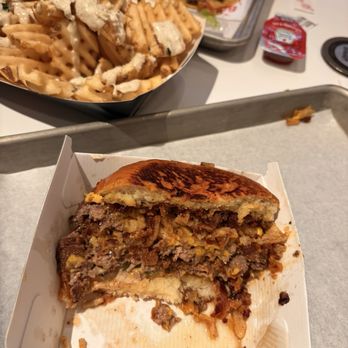 Capon's Burgers - Burgers Near Me - Las Vegas, Nevada