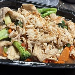 Bua Thai Restaurant - Garlic Chicken