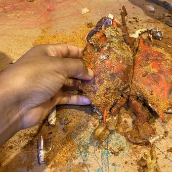 Cantler's Riverside - What's was supposed to be an X-large crab! Not!!!! - Seafood Near Me - Annapolis, Maryland Cantler's Riverside - What's was supposed to be an X-large crab! Not!!!! - Seafood Near Me - Annapolis, Maryland