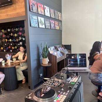 Roasted Threads - Love the ambiance - Vinyl Records Near Me - Sacramento, California