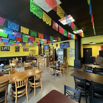 El Poblanito Mexican Restaurant - Interior - Tacos Near Me - Vernon Hills, Illinois
