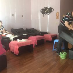 Rowland Foot Massage - Best $25 full body massage ever with oil ask for lisa