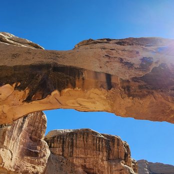 Capitol Reef National Park - Hickman's Bridge - Parks Near Me - Fruita, Utah