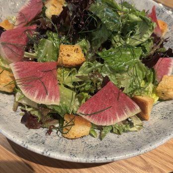 Earls Kitchen + Bar - Greens Salad - Breakfast & Brunch Near Me - Toronto, Ontario