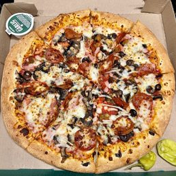 The Works (large, no green peppers, double mushroom) - VN The Works (large, no green peppers, double mushroom) - VN