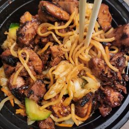 Spicy chicken teriyaki with noodles and veggies Spicy chicken teriyaki with noodles and veggies