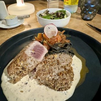 Le Bistrot - Freshly caught tuna in mustard sauce and side of pasta and green salad - French Near Me - Bucerías, NAY