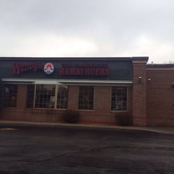 Wendy's - Wendy's front entrance