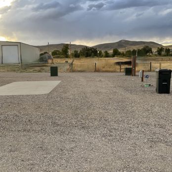 Right Turn Clyde RV Park - RV Parks Near Me - Dillon, Montana