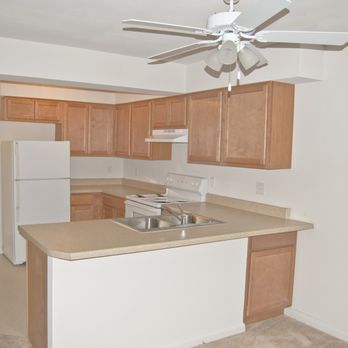 Lanai - Fully Equipped Kitchen - Apartments Near Me - Metairie, Louisiana Lanai - Fully Equipped Kitchen - Apartments Near Me - Metairie, Louisiana