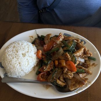 Bee House Thai Cuisine - Pad Basil with chicken - Thai Near Me - Grover Beach, California