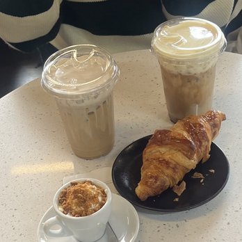 Gute Leute - Crunch corn cream latte, black sugar latte, gute leute special, raspberry croissant - Coffee & Tea Near Me - Arlington, Virginia Gute Leute - Crunch corn cream latte, black sugar latte, gute leute special, raspberry croissant - Coffee & Tea Near Me - Arlington, Virginia