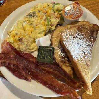 O'Cairns Bistro - Omelette - American Near Me - Lompoc, California
