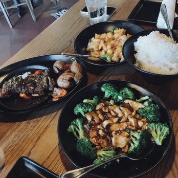 P.F. Chang's - Asian Fusion Near Me - Rancho Mirage, California